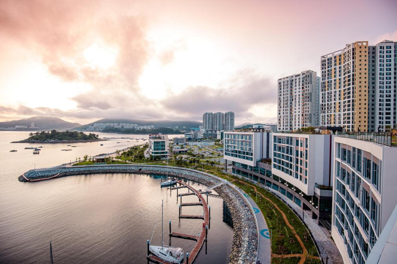 Ocean Marina Suite View Йосу Экстерьер фото