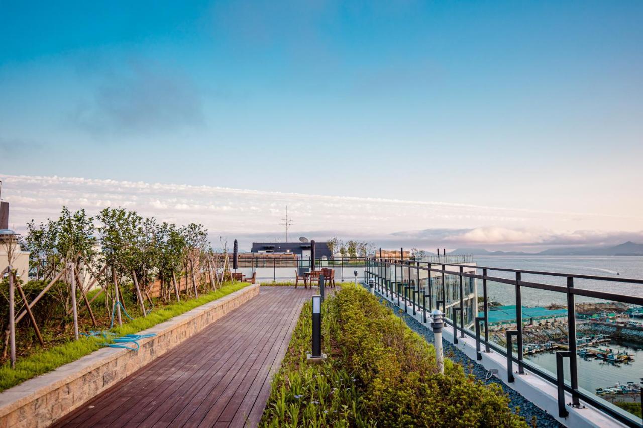 Ocean Marina Suite View Йосу Экстерьер фото
